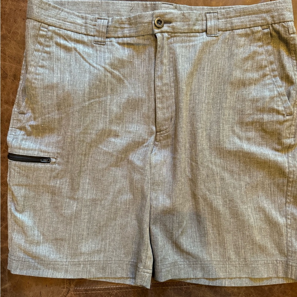 Roundtree & York Mens shorts - Gray Size 36